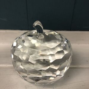 Saks Fifth Avenue CRYSTAL APPLE PAPERWEIGHT - Art Glass Teacher Gift‎